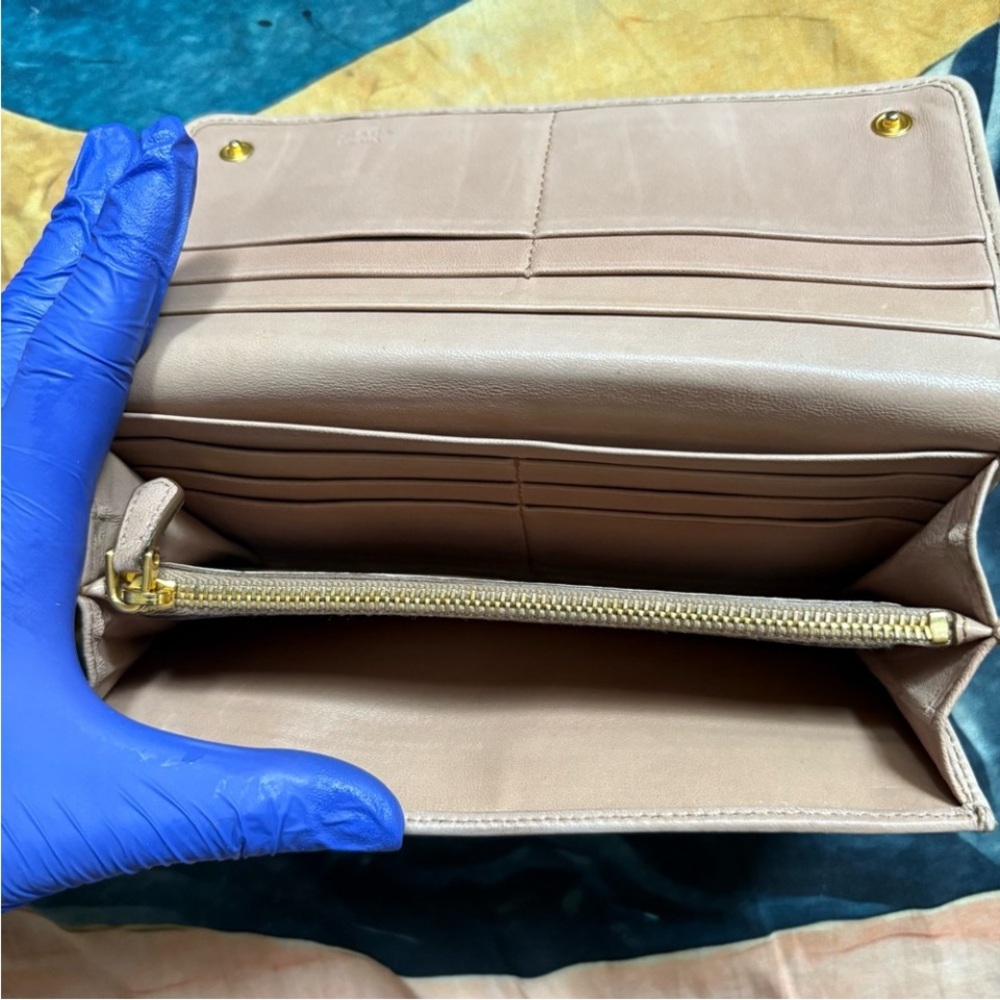 Prada Beige Lambskin Women's Clutch Wallet - Picture 3 of 9